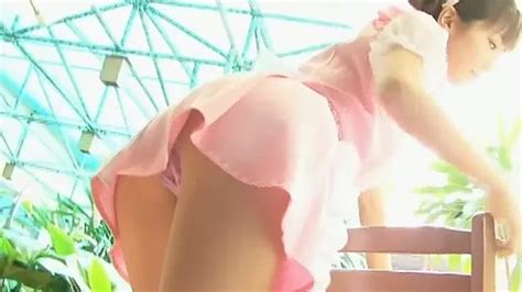 Wet Aroused Shaved Pussy Of Japanese Bimbos Aki Yatou Gets Finger Fucked