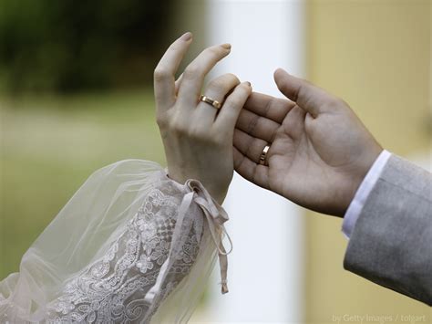 Alianca De Casado E Qual Mao - Lindas Aliancas De Casamento Nas Maos Aliança De Namoro: Um Guia