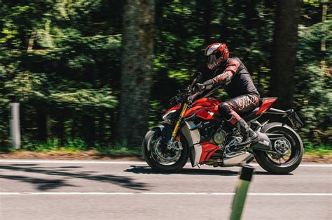Hyper Naked Bike Vergleich Ducati Streetfighter V S