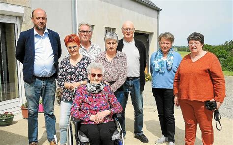 Anne Marie Laurent la doyenne de Guengat a fêté ses 98 printemps Le