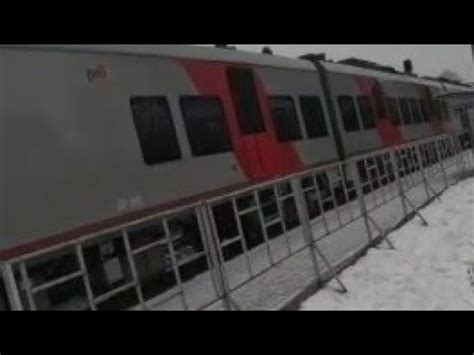 Пассажирский поезд "Ласточка" ЭС1П-009 Старая Русса - Санкт-Петербург ...