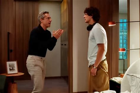 Vale Tudo Marco Aurélio pressiona Tiago Você é gay Portal Área VIP