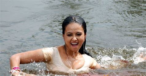 Hot And Spicy Actress Photos Gallery Actress Sana Khan Hot Blouse Stills