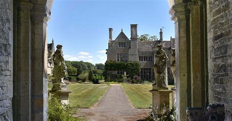 Barnwell Manor home to the internationally renowned Windsor House Antiques | Dreweatts