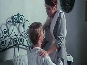 TRANQUILLE DONNE DI CAMPAGNA NUDE SCENES AZNude