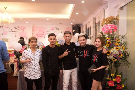 Đám cưới tiền tỷ của Xemesis và vợ trẻ nhiều cái tên hot bậc nhất làng streamer sẽ phải lẻ