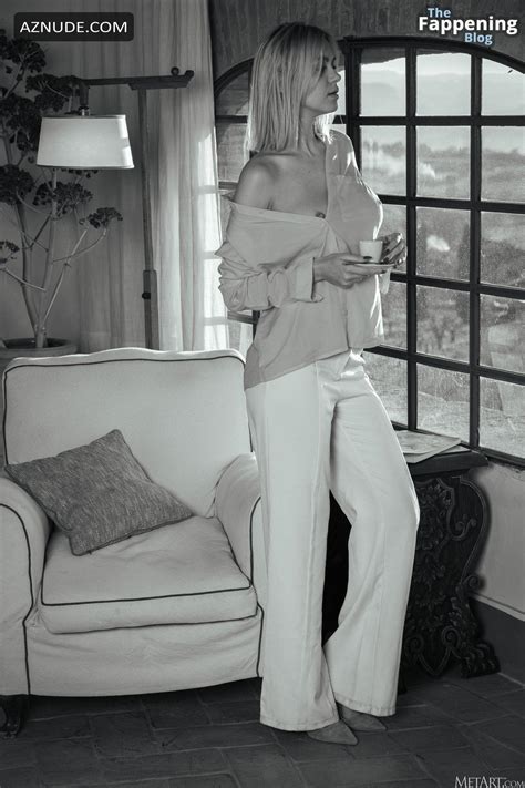 Lana Lane Nude Sensational Showcas AZNude