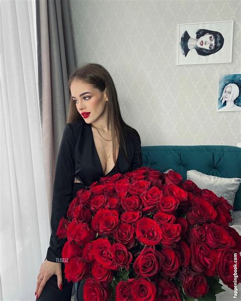 Tlisliz Nude OnlyFans Leaks Fappening FappeningBook