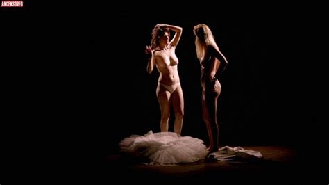Naked Ana Abbott In Dois Casamentos