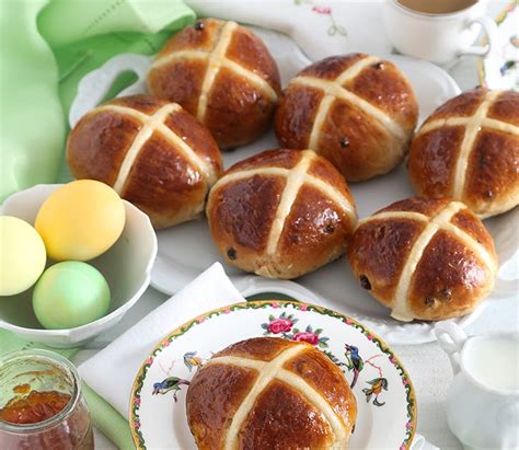 Hot Cross Buns Sprinkle Bakes