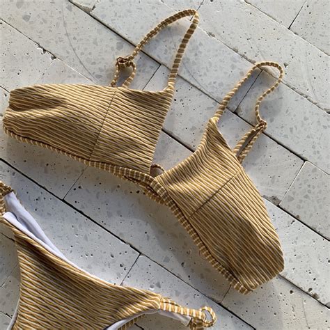 Biqu Ni Canelado Abertura No Decote Nude Dondoca Moda Feminina