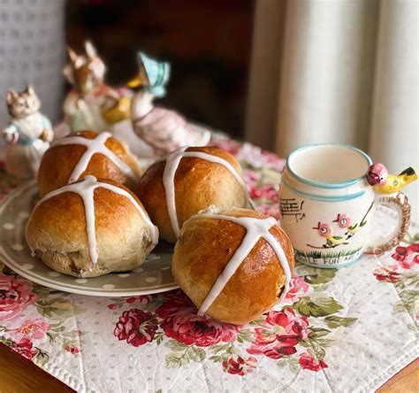 Hot Cross Buns Small Batch The English Kitchen