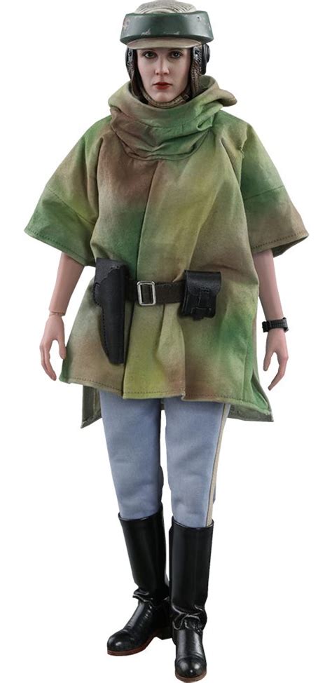 Star Wars Princess Leia Sixth Scale Figure By Hot Toys