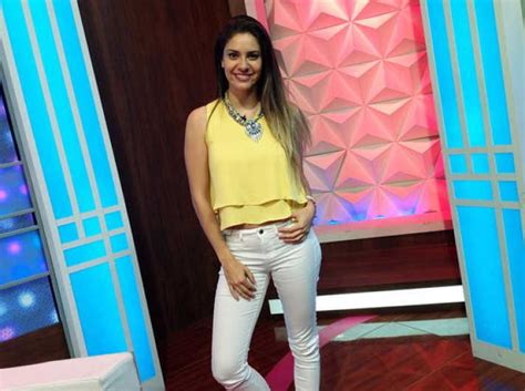 camila stuardo publica foto en bikini mostrando su embarazo tecachecl