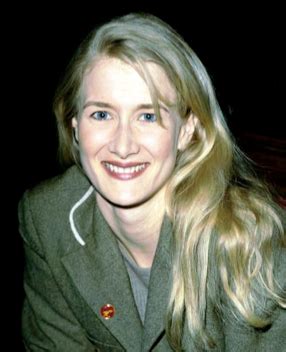 Diane Ladd Hot Bikini Image Gallery Images Photos Pics Cinemagigs