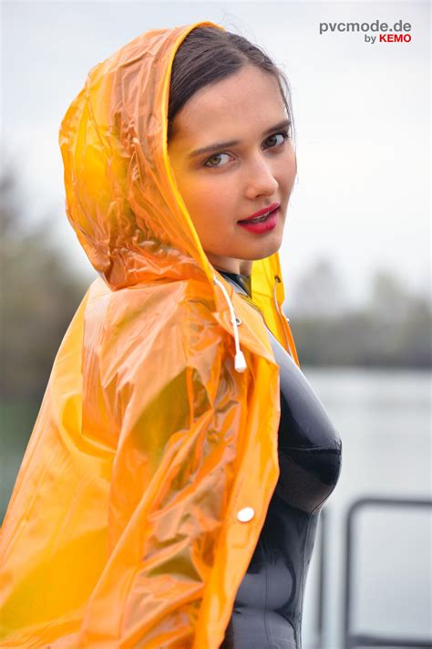 Pin Auf Pvc Raincoats Regenm Ntel