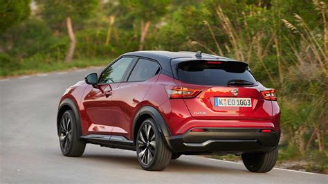 Nissan Juke - характеристики, комплектации, фото, видео, обзор