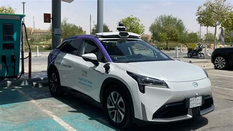 saudi arabia launches pilot phase     driving taxi service