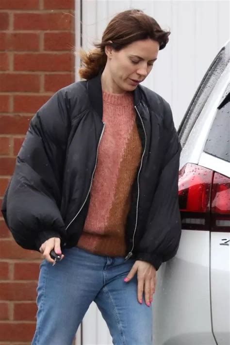 Hot Sexy Liz Fletcher Bikini Pics