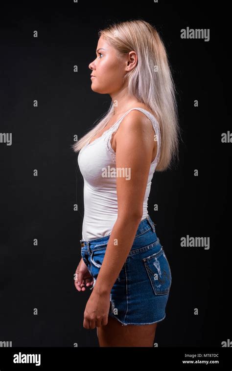 Profil Blonde Jeune Femme Banque De Photographies Et Dimages Haute R Solution Alamy
