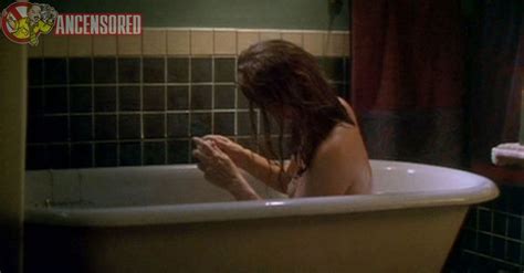 Naked Elizabeth Perkins In Moonlight And Valentino