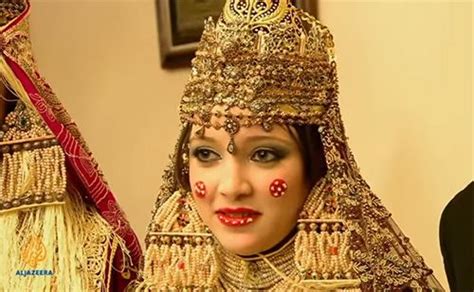 The Chedda That The Bride Is Wearing The Tlemcen Bridal Costume Is So