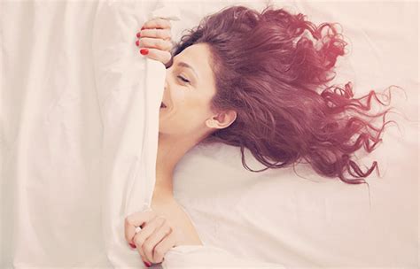 Reasons To Sleep Naked This Summer California Psychics