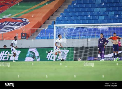 Shanghai Shenhua X Qingdao Hainiu - Shanghai Shenhua Football Club defeated Qingdao Hainiu Football Club ...