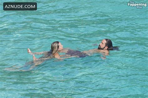 Heidi Klum Sexy And Nude Seen With Tom Kaulitz Showing Off Her Hot Boobs At Saint Barts Beach