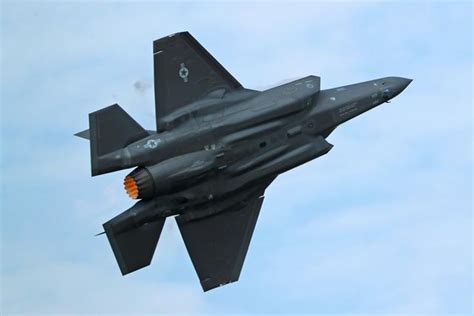 美軍f35戰鬥機可投送核彈，五代機成「核轟炸機」，矛頭直指中俄 每日頭條