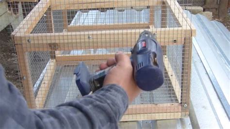 КАК СДЕЛАТЬ КЛЕТКУ ДЛЯ ЦЫПЛЯТ УТЯТ ГУСЯТ...HOW TO MAKE A CELL FOR ...