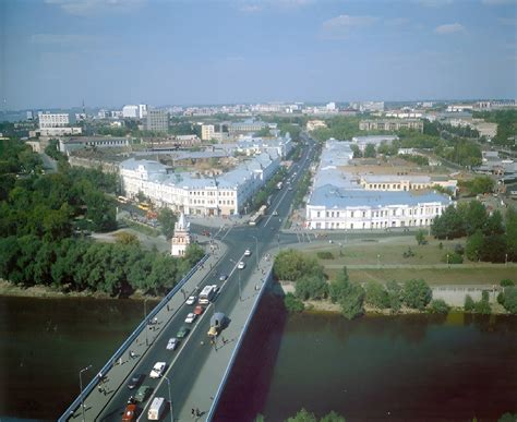 Вид на Любинский проспект 90-е года... | МОЙ ОМСК