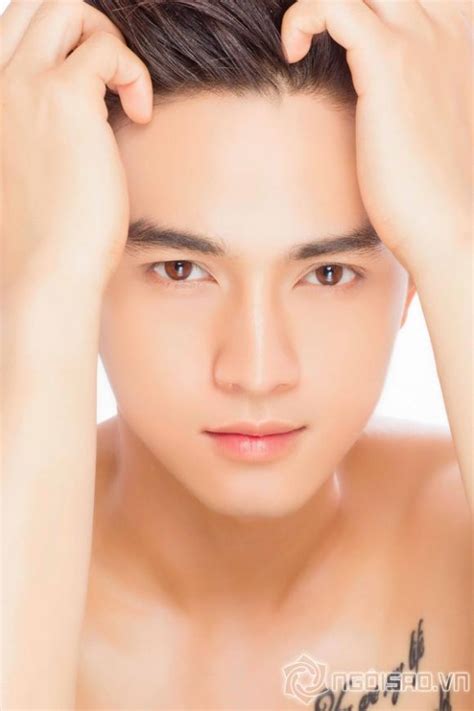 Philip Huỳnh táo bạo nude 100 khiến fan bỏng mắt