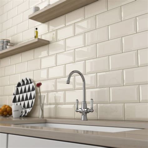 Metro Crema 10 X 20 Cream Beveled Ceramic Subway Kitchen Tiles Right