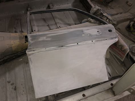 Примеряем капот — Mercedes-Benz W115, 2,2 л, 1973 года | своими руками ...