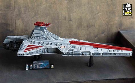 LEGO STAR WARS Crucero de Ataque Clase Venator de la República