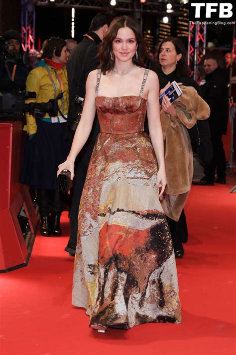 Emilia Schüle Nude Fappening