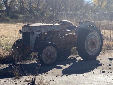 Forgotten tractor, Kansas : r/AbandonedPorn