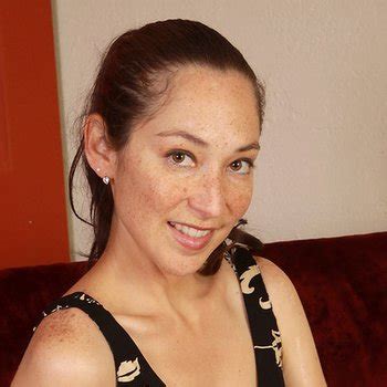 Get 7 Fiona Fillmore Free Stripping And Nude Links At FreeOnes