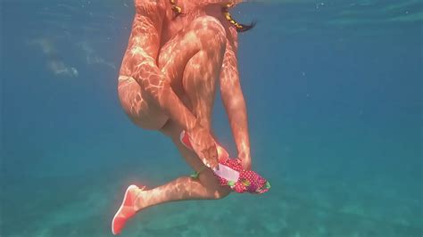 I Swim Naked In The Sea XNXX