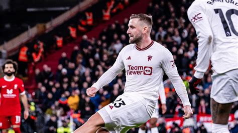 O Que Luke Shaw Oferece Nas Partidas - Manchester United oferece mais de 25 milhões de euros para contratar ...