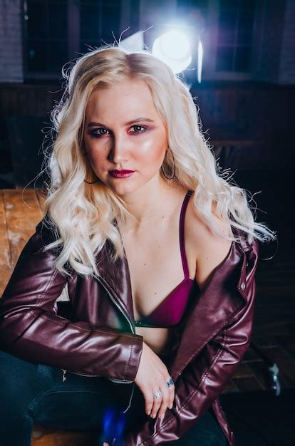 Premium Photo Sexy Blonde Woman In Leather Jacket