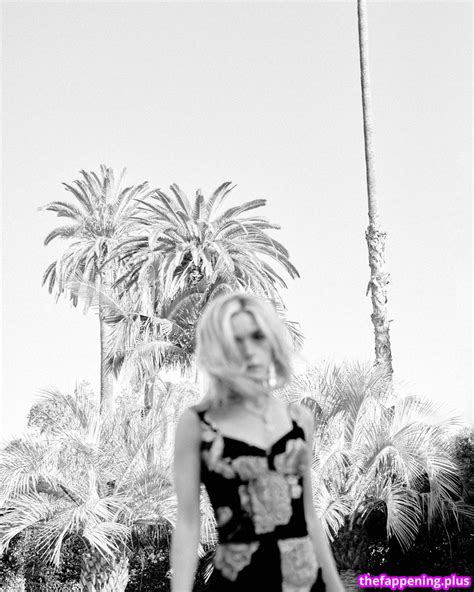 AdventuresSabrina Kiernan Shipka Kiernanshipka Nude OnlyFans Photo 59 The Fappening Plus