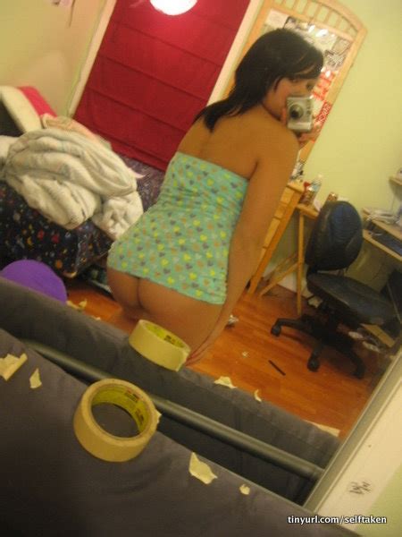 Amateur Teen Selfies Mirror Porn Pic
