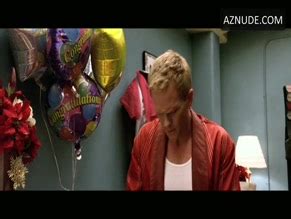 A VERY HAROLD KUMAR D CHRISTMAS NUDE SCENES AZNude