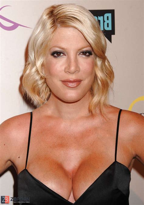 Tori Spelling Glamour Bare Caps ZB Porn