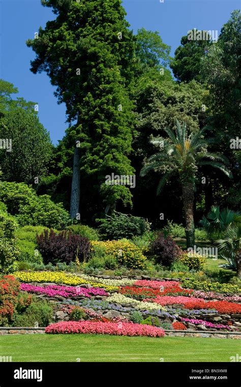 Villa carlotta gardens lake como bright hi-res stock photography and ...