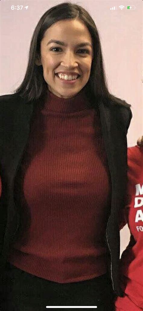 Busty Latina Scrolller