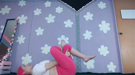 Nettes Latina Milf Yoga Training Blankziehen Gro E M Pse Nip Rutschen Durchsichtige Leggings