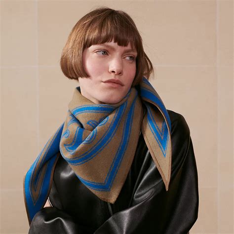 Blason Triangle Scarf Hermès Macau Sar